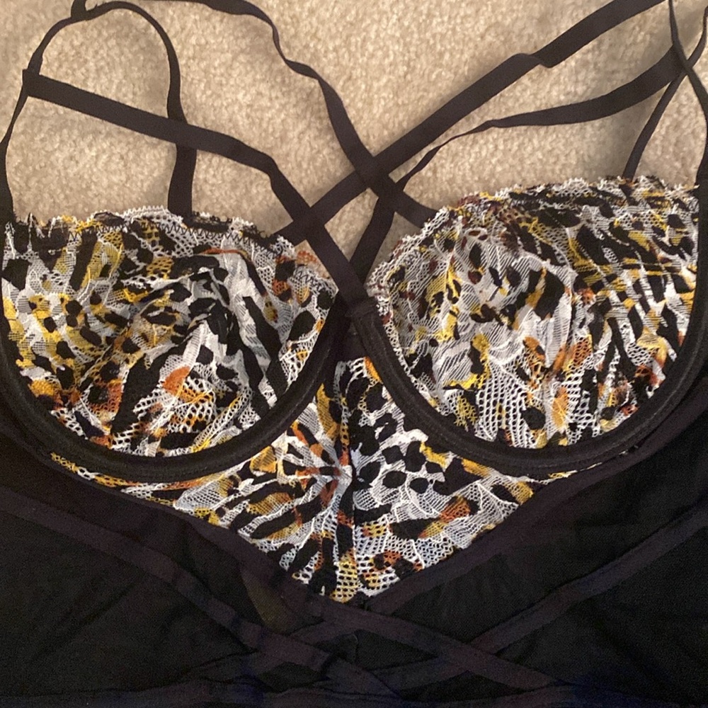 Venus New in bag size medium/large lingerie - Picture 2 of 10